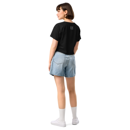 She Trains in Silence – Women’s Crop Top | LS-GCT02