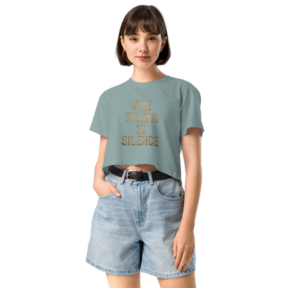She Trains in Silence – Women’s Crop Top | LS-GCT02
